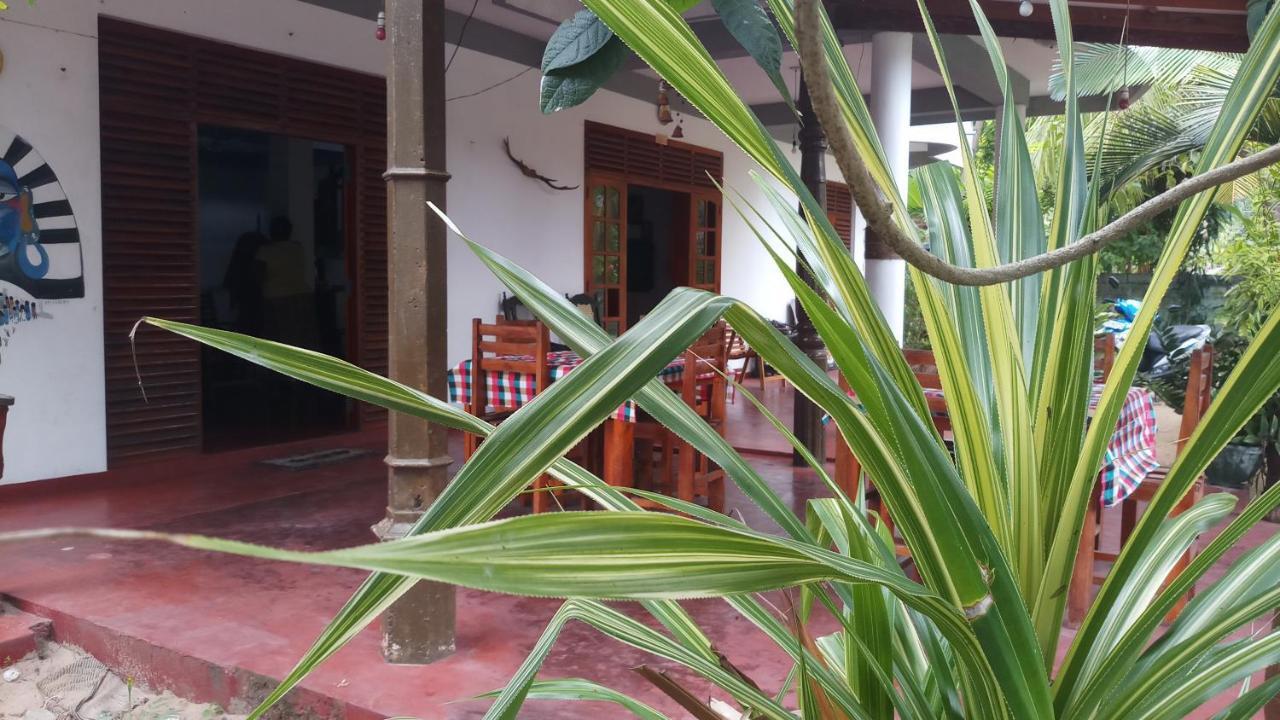 טנגלה Julie Guest House מראה חיצוני תמונה