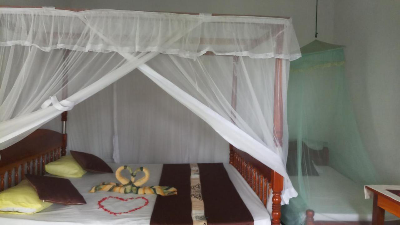טנגלה Julie Guest House מראה חיצוני תמונה