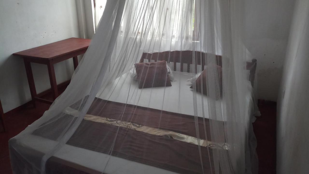 טנגלה Julie Guest House מראה חיצוני תמונה