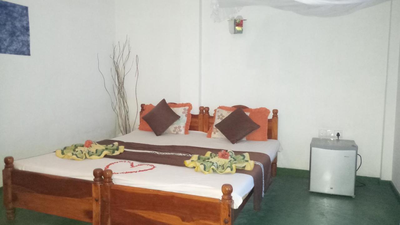 טנגלה Julie Guest House מראה חיצוני תמונה