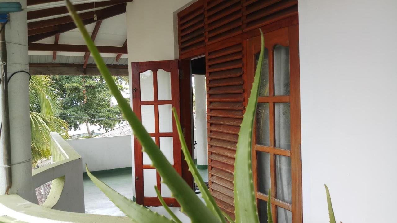 טנגלה Julie Guest House מראה חיצוני תמונה