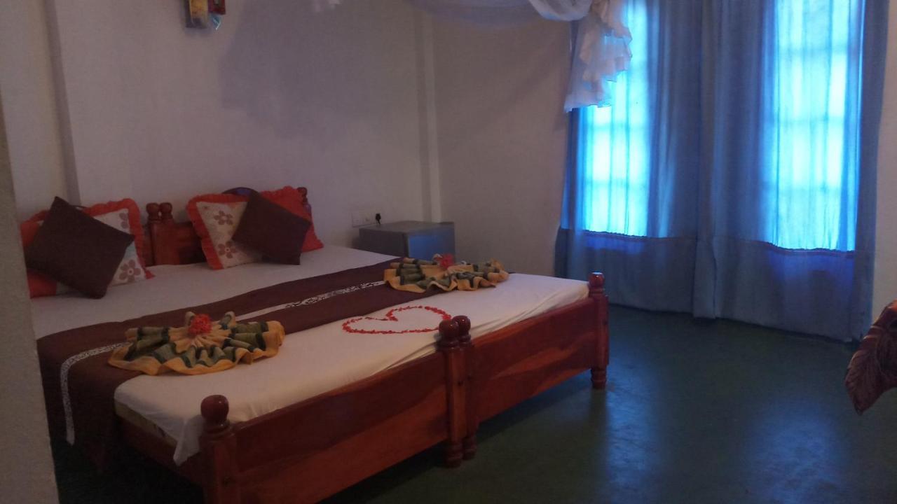 טנגלה Julie Guest House מראה חיצוני תמונה