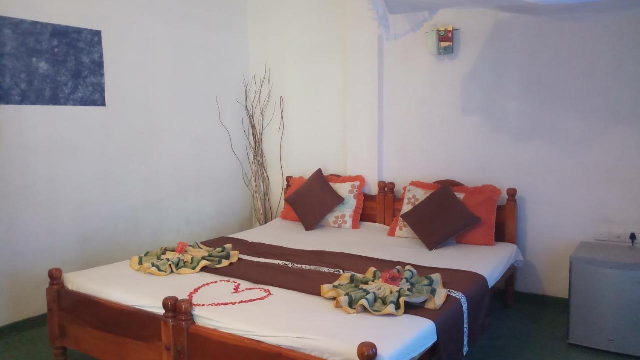 טנגלה Julie Guest House מראה חיצוני תמונה