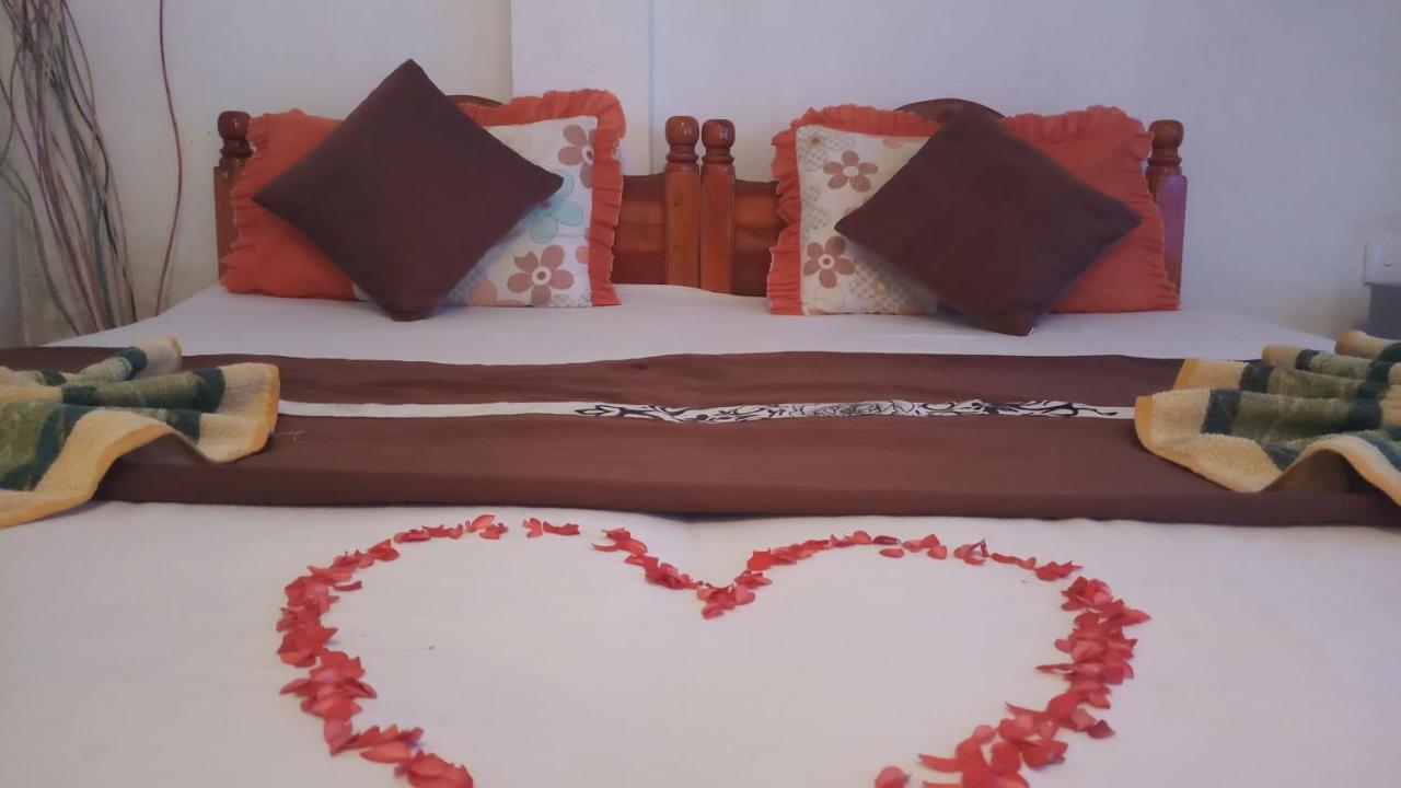 טנגלה Julie Guest House מראה חיצוני תמונה