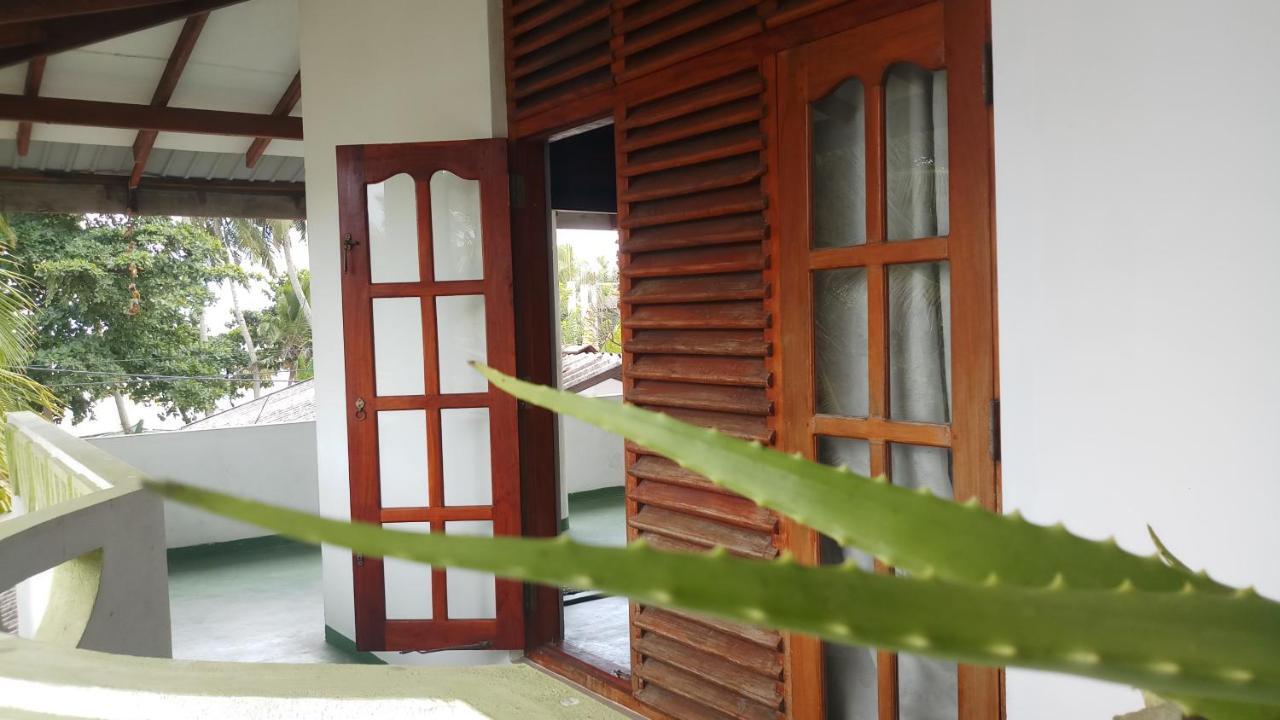 טנגלה Julie Guest House מראה חיצוני תמונה