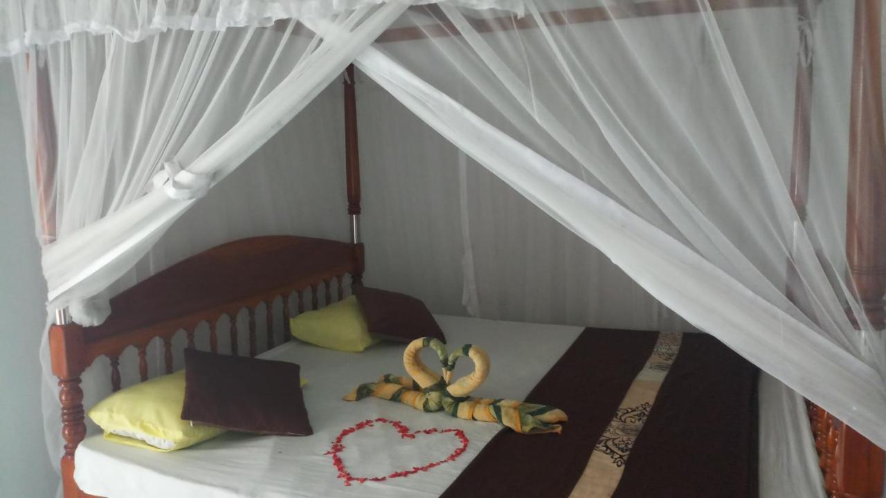 טנגלה Julie Guest House מראה חיצוני תמונה
