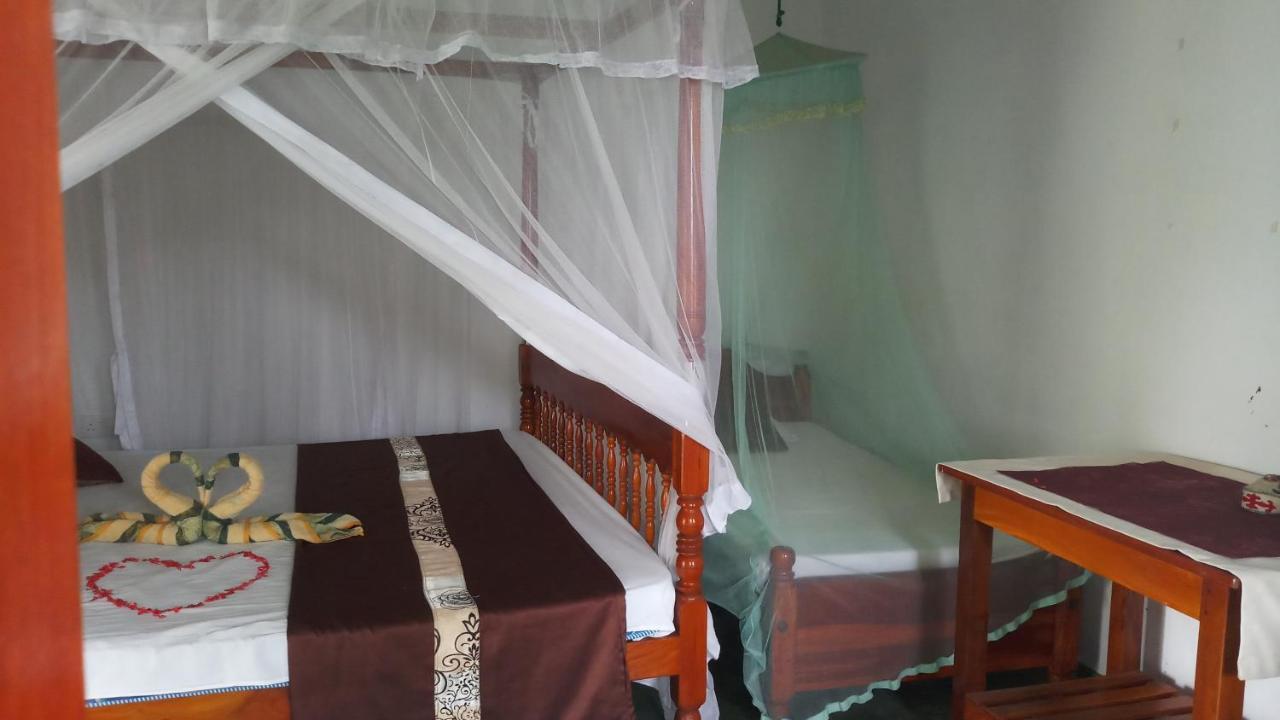 טנגלה Julie Guest House מראה חיצוני תמונה