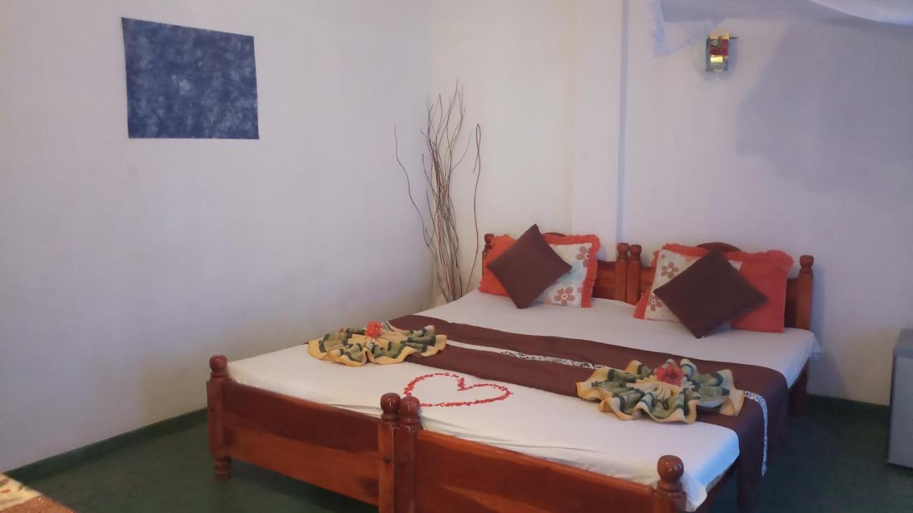 טנגלה Julie Guest House מראה חיצוני תמונה