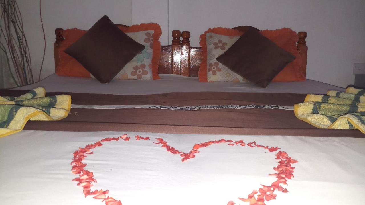 טנגלה Julie Guest House מראה חיצוני תמונה